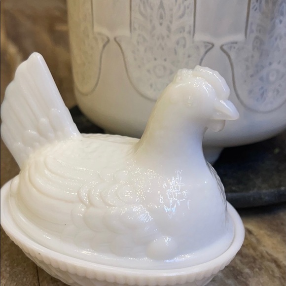 🎶 vintage milk glass little hen🎶 - Picture 13 of 17
